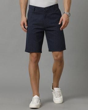 men printed regular fit flat-front shorts