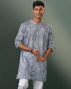 men printed regular fit long kurta with band collar