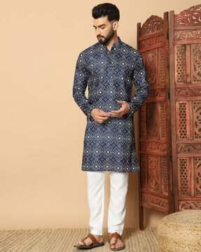 men printed regular fit long kurta with insert pcokets