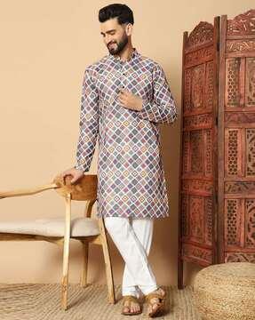 men printed regular fit long kurta with insert pcokets