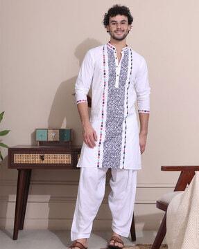 men printed regular fit long kurta with mandarin collar