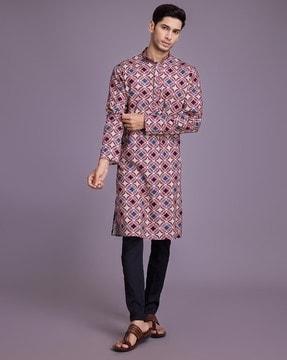 men printed regular fit long kurta with mandarin collar