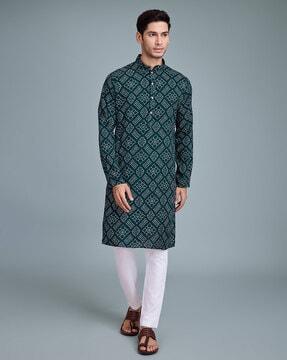 men printed regular fit long kurta with mandarin collar