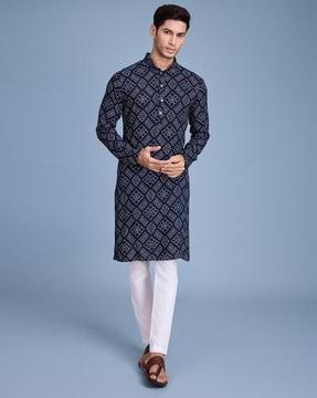 men printed regular fit long kurta with mandarin collar