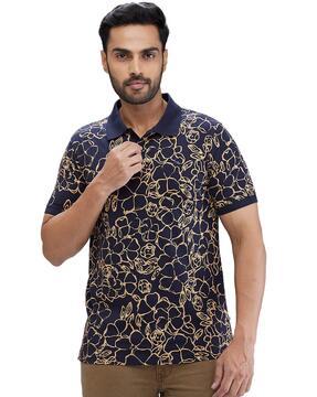 men printed regular fit polo t-shirt with short sleeves