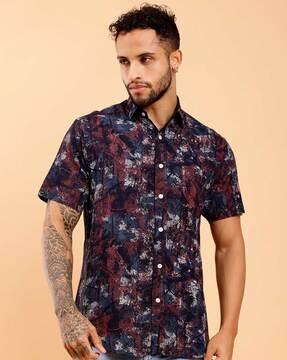 men printed regular fit shirt with patch pocket