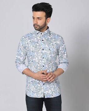 men printed regular fit shirt with patch pocket