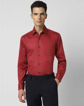 men printed regular fit shirt with patch pocket