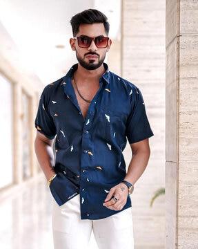 men printed regular fit shirt with patch pocket