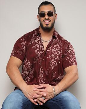 men printed regular fit shirt with short sleeves