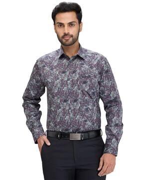 men printed regular fit shirt with spread collar