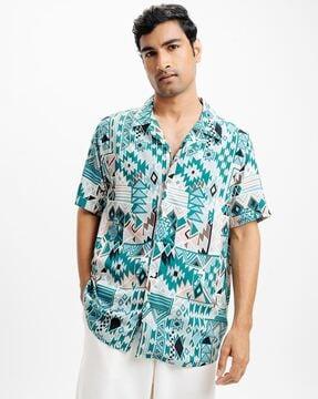 men printed regular fit shirt with spread collar