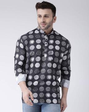 men printed regular fit short kurta with full sleeves