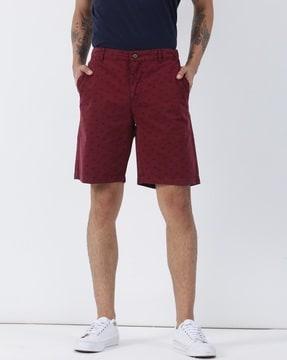 men printed regular fit shorts with insert pockets