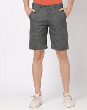 men printed regular fit shorts