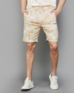 men printed regular fit shorts