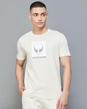 men printed regular fit t-shirt with short sleeves