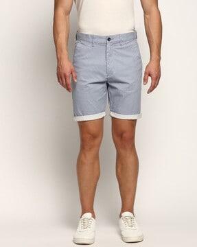 men printed slim fit flat-front shorts