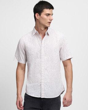 men printed slim fit shirt with curved hem