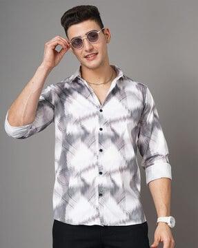 men printed slim fit shirt with curved hem