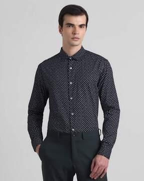 men printed slim fit shirt with spread collar