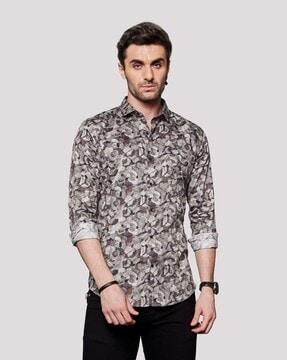 men printed slim fit shirt with spread collar