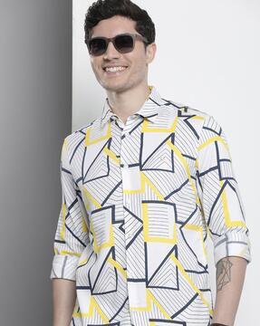 men printed slim fit shirt with spread collar