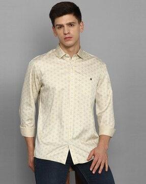 men printed slim fit shirt