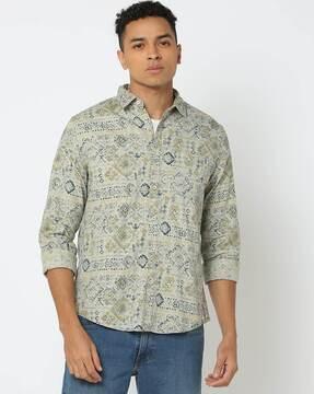 men printed slim fit shirt