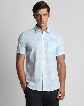 men printed slim fit shirt