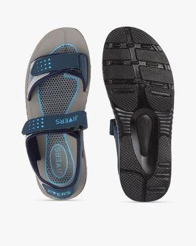 men printed slip-on sandals