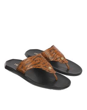 men printed thong-strap sandals