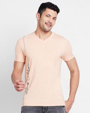 men printed v-neck t-shirt