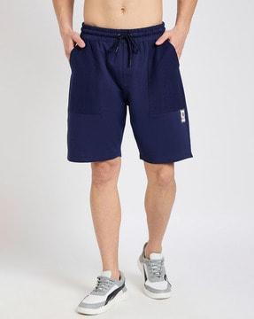 men regular fit 3/4th shorts with insert pockets