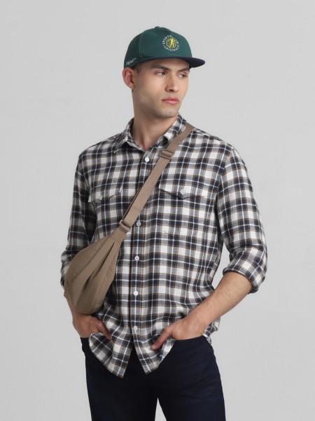 men regular fit checkered spread collar casual shirt