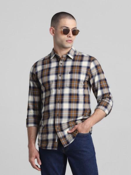 men regular fit checkered spread collar casual shirt