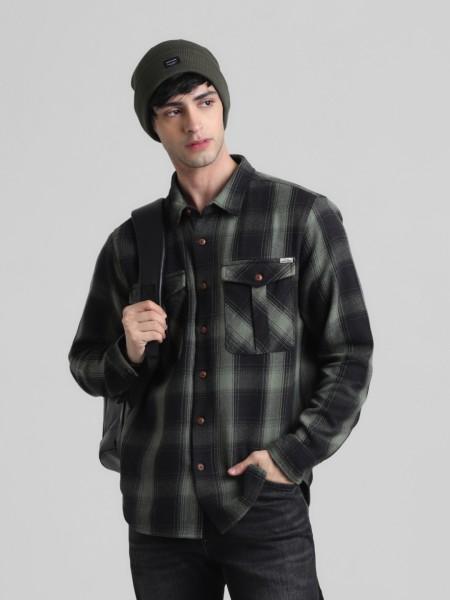 men regular fit checkered spread collar casual shirt