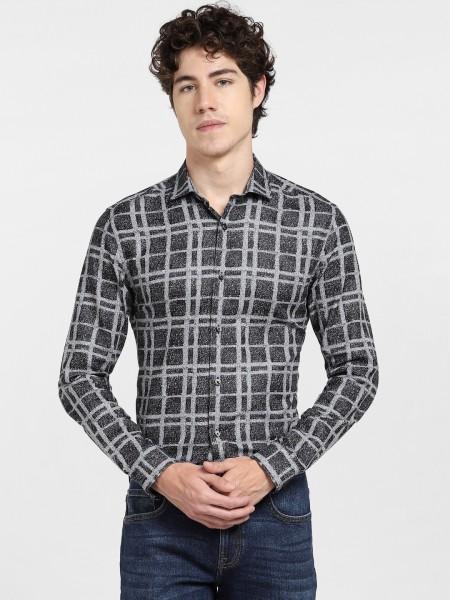 men regular fit checkered spread collar casual shirt