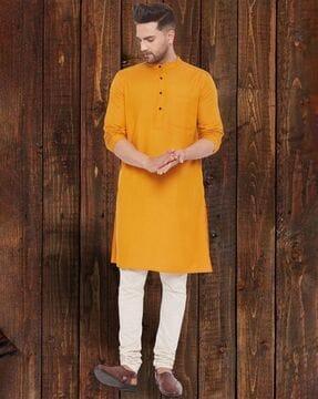 men regular fit cotton kurta with patch pocket