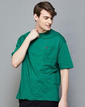 men regular fit crew-neck t-shirt with patch pocket