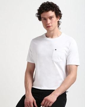 men regular fit crew-neck t-shirt with patch pocket