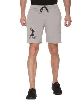 men regular fit graphic print shorts