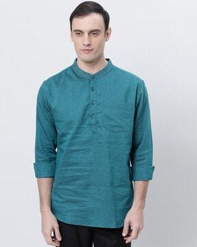 men regular fit kurta with patch pocket