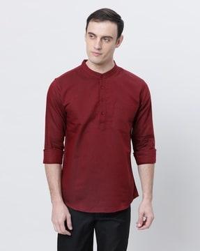 men regular fit kurta with patch pocket