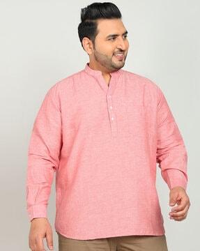 men regular fit kurta with patch pocket