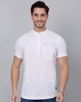 men regular fit kurta with patch pocket