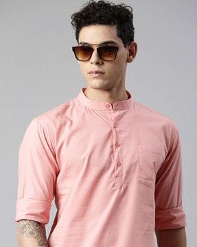 men regular fit kurta with patch pocket