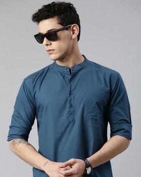 men regular fit kurta with patch pocket