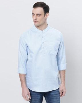 men regular fit kurta with patch pocket