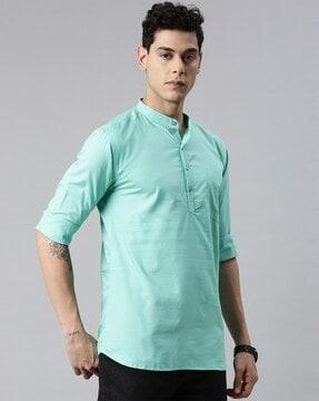 men regular fit kurta with patch pocket